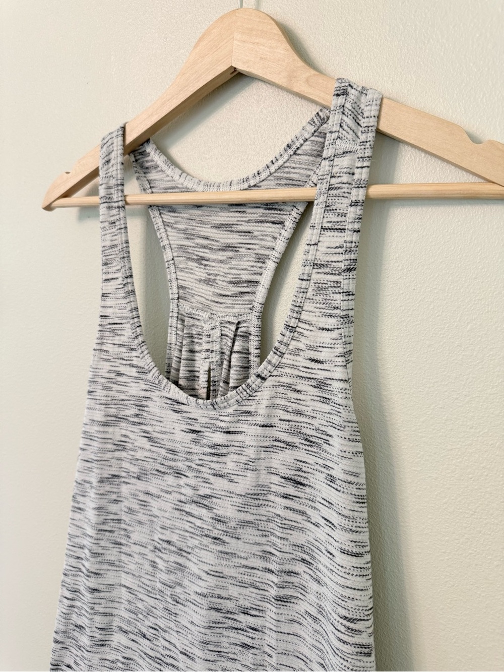 Lululemon Salute the Sun Singlet II Tiger Space Dye Tank Est. Size 6 - Picture 4 of 8
